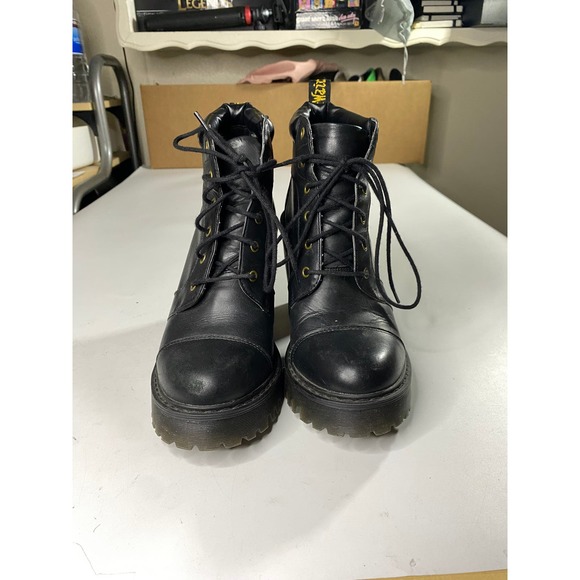 Doc Dr. Martens Averil Women’s Black Leather Heeled Ankle Boots Women's 7 - Picture 2 of 7